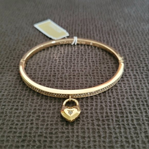 ✨️HP✨️ Michael Kors Dangling Gold💛 Heart Bangle Bracelet - NIB - Picture 2 of 16